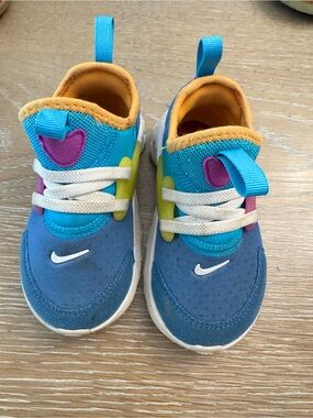 Nike Kids Blue Teal & Yellow Slip-On neon Detail Sneakers